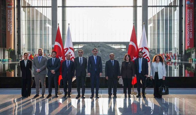 Bakan Kurum, Çinli şirketlerin yöneticileriyle görüştü