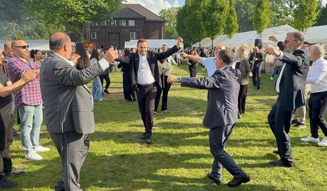 Başkan Akın Almanya'daki hemşehrileriyle hasret giderdi