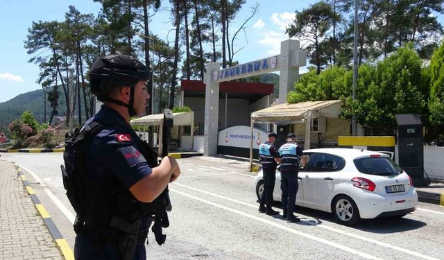 Bayram tatili için Marmaris ve Datça'ya araç akını: 4 günde 40 bin araç girdi