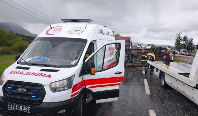 Beyşehir'de devrilen minibüsün sürücüsü yaralandı