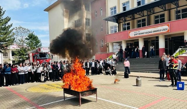 Bingöl'de 6 bin 100 kişiye yangın ve tahliye eğitimi