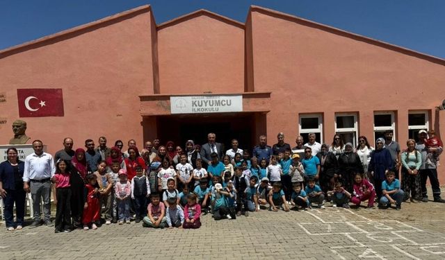Burhaniye'de bahar şenliği coşkusu