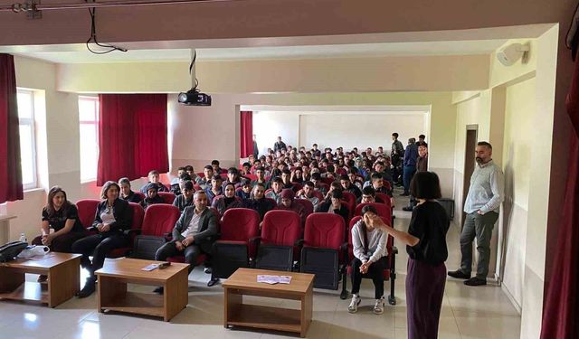 Çemişgezek'te akran zorbalığına karşı bilinçlendirme eğitimi
