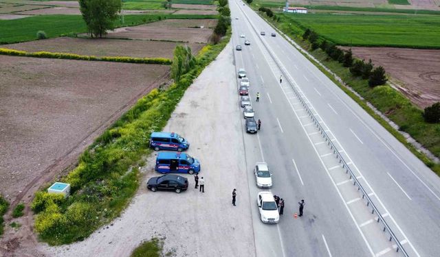 Çorum'da jandarma ekiplerinin bayram tedbirleri sürüyor
