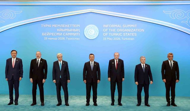 Cumhurbaşkanı Erdoğan, TDT Zirvesi'nde aile fotoğrafı çektirdi