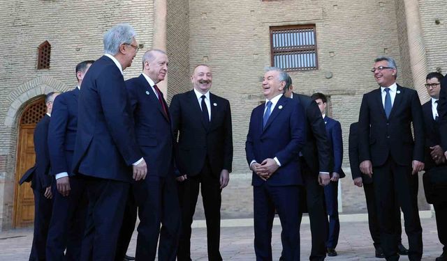 Cumhurbaşkanı Erdoğan Türkistan'da kültürel geziye katıldı
