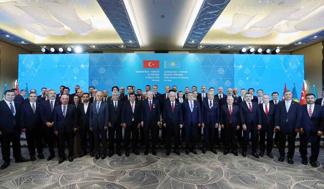Cumhurbaşkanı Erdoğan Türkiye-Kazakistan İş Forumu kapanışında konuştu:'Hazar Geçişli Orta Koridor'un ihyası için çalışıyoruz'