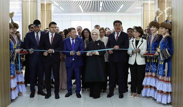 Emine Erdoğan, Kazakistan'da Sıfır Atık Eğitim Laboratuvarı'nın açılışını yaptı