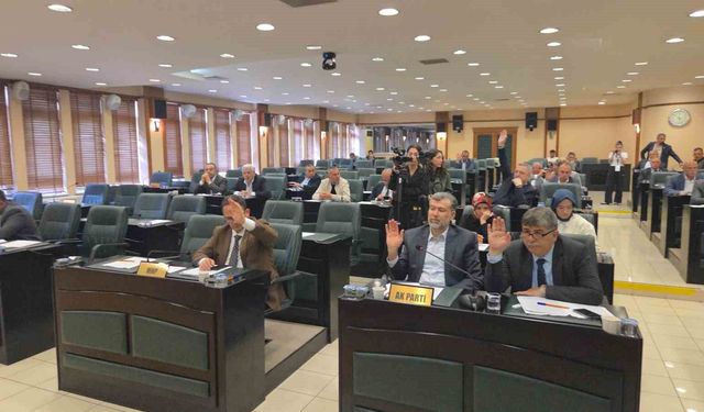 Eski başkanların ismi komisyondan oy çokluğuyla geçti