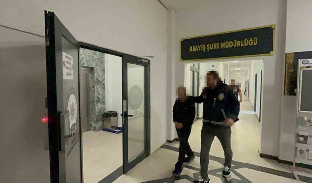 Evlerden hırsızlık yapan şüpheli kiralık araçla kaçarken yakalandı