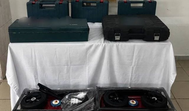 Gümrük kaçağı malzemeleri piyasaya sürmeye hazırlanan şüpheli yakalandı