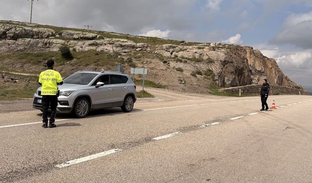Güzelyurt'ta trafik ve asayiş ekipleri bayram denetiminde