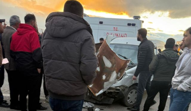 Hakkari'de zincirleme trafik kazası: 11 yaralı