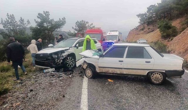 Havran'da iki otomobil çarpıştı: 1 yaralı
