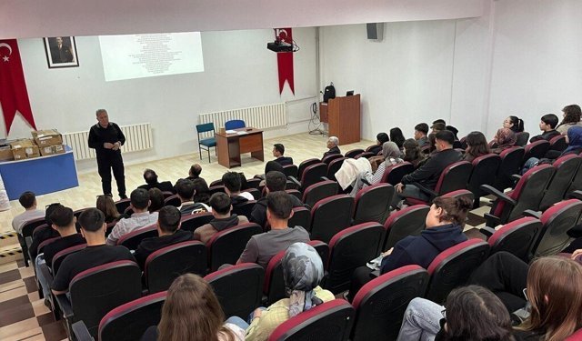 Hisarcık MYO'da 'İSG Kariyer Köprüsü: Okuldan Sahaya' başlıklı söyleşi düzenlendi