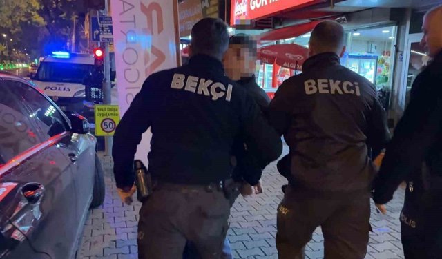 Husumetlisini bıçakladı, olay yerine yakın yerde yakalandı
