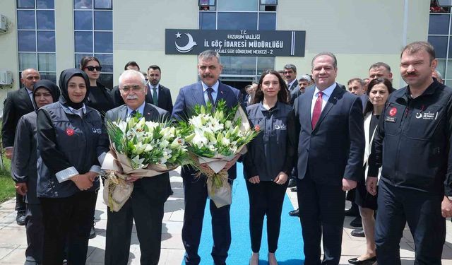 İçişleri Bakanı Mustafa Çiftçi ve Anayasa Mahkemesi Başkanı Kadir Özkaya Aşkale geri gönderme merkezinde incelemelerde bulundu