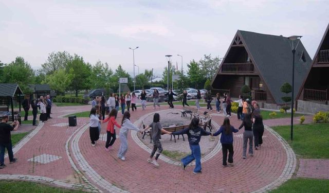 İnegöl'de gençlerin bilim kampı başladı