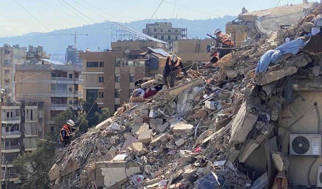 İsrail, ateşkese rağmen Beyrut'a düzenlediği ilk saldırıda Hizbullah komutanını öldürdü