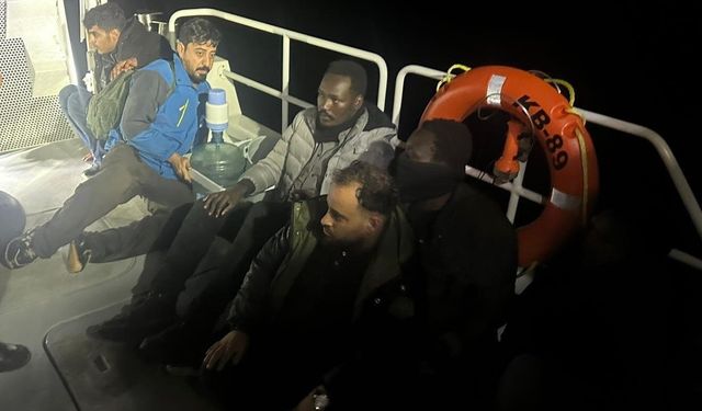 İzmir'de 66 düzensiz göçmen yakalandı