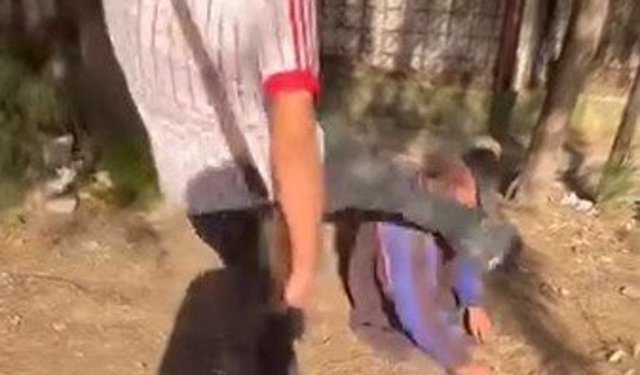 İzmir'de yaşlı adama tekmeyle saldıran şüpheliler serbest bırakıldı