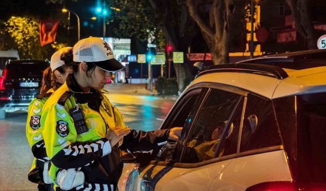 Kadıköy'de polis ekiplerinden bayram denetimi