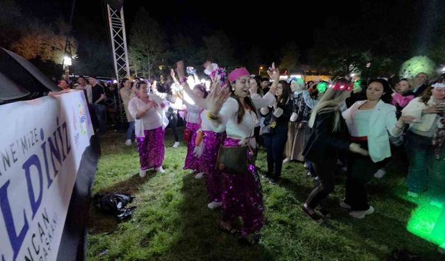 Kakava'da şarkıcı Mengüç sahne aldı, Sarayiçi'nde coşku zirveye ulaştı