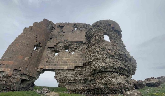 Kars'taki bin yıllık Kız Kalesi yok olma tehlikesiyle karşı karşıya