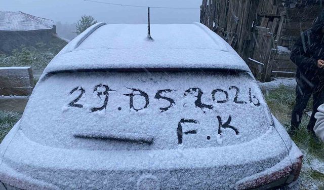 Kastamonu'da mayıs ayının sonunda kar sürprizi