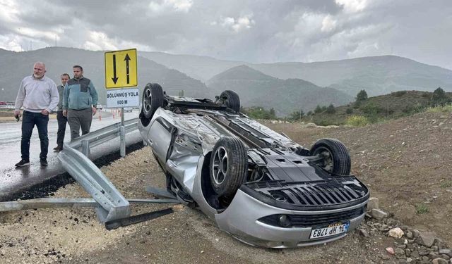 Kastamonu'da su birikintisine kapılan otomobil takla attı