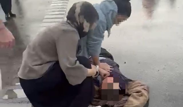 Kaza yapanlara yardım etmek isterken otomobilin çarptığı yaya hayatını kaybetti