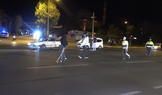 Kilis'te feci kaza: Tır ile çarpışan motosikletteki 2 kişi ağır yaralandı