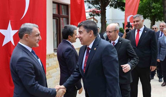 Kırşehir'de devlet protokolü bayramlaştı