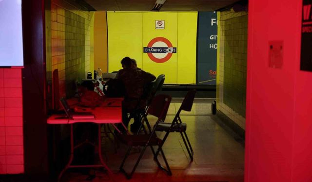 Londra'da yer altında NATO tatbikatı: Metro istasyonu askeri karargaha dönüştürüldü