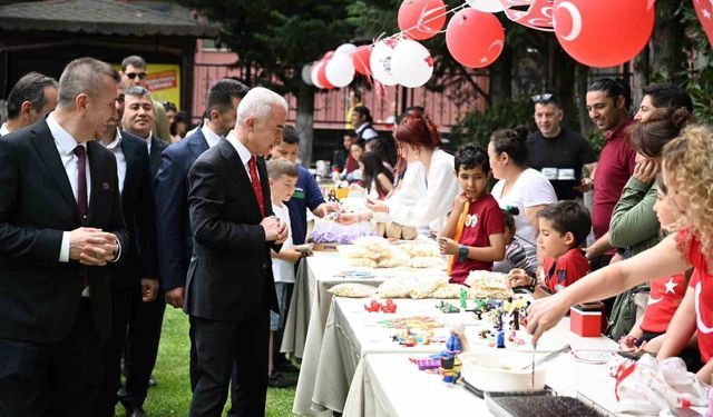 Lüleburgaz'da 'Okuyan Kampüs - Açık Hava Kütüphaneleri Projesi' etkinliği