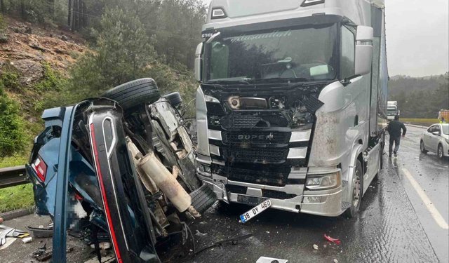 Maliyeciler kaza yaptı: 1 ölü, 5 yaralı