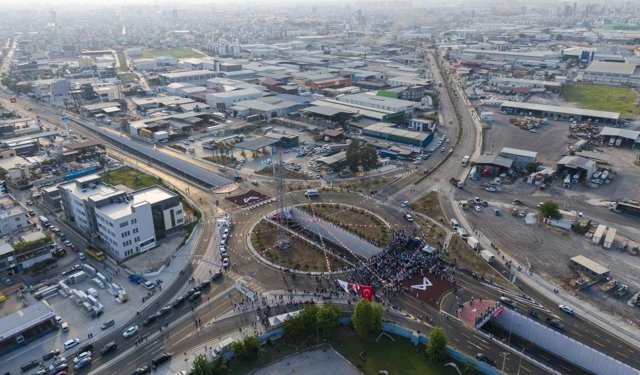Mersin'de Hal Katlı Kavşağı hizmete açıldı