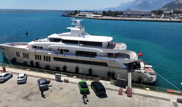 Milyarderlerin yüzen sarayları Antalya'da inşa ediliyor