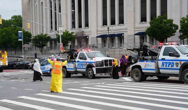 New York'ta binlerce Müslüman bayram namazında buluştu