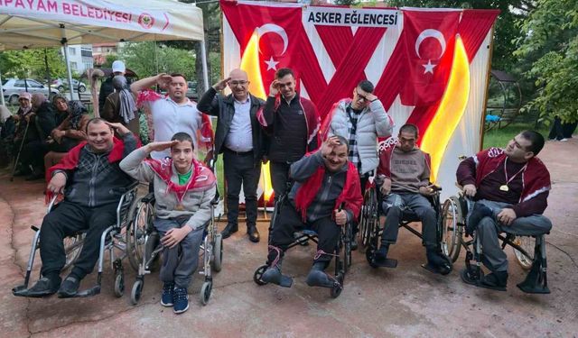 Özel asker ve özel kızlar için unutulmaz gece