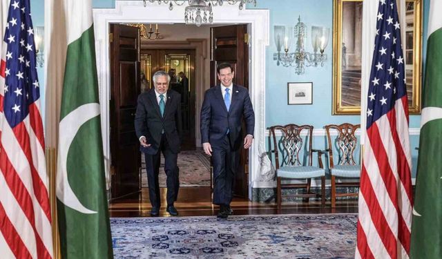 Pakistan Dışişleri Bakanı Dar, ABD'li mevkidaşı Rubio ile bir araya geldi
