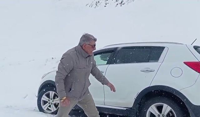 Palandöken geçidinde kar ve tipi etkili oluyor