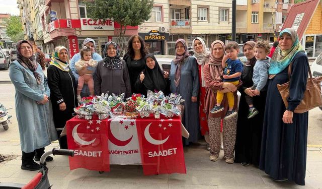 Saadet'in Anneler Günü buluşmasına yoğun ilgi