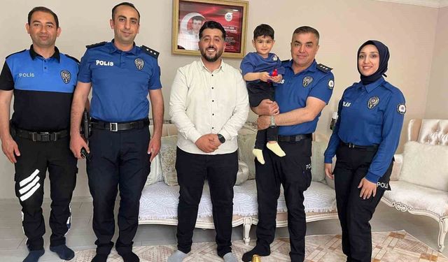 Şehit aileleri ile şehitlikler bayramda ziyaret edildi