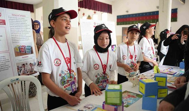 Sındırgı'da kırsal mahallede bilim fuarı heyecanı