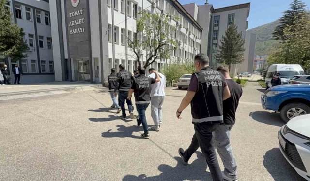 Tokat'ta 936 adet sentetik uyuşturucu hapla yakalanan 2 şüpheli tutuklandı