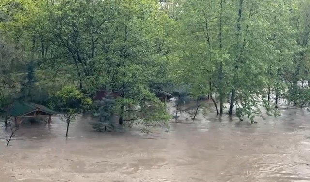 Tokat'ta yazın serinleten kamelyalar sular altında kaldı