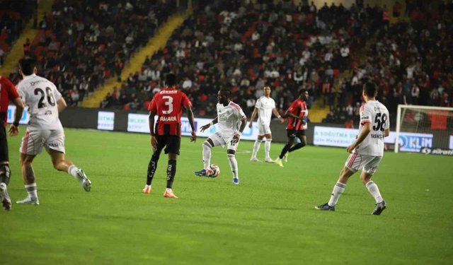 Trendyol Süper Lig: Gaziantep FK: 0 - Beşiktaş: 2 (Maç devam ediyor)
