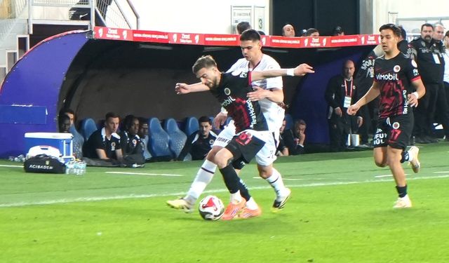 Trendyol Süper Lig: Gençlerbirliği: 0 - Trabzonspor: 0 (İlk yarı)