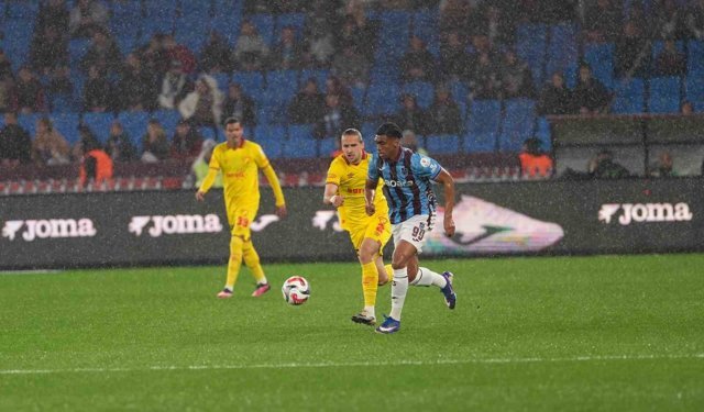 Trendyol Süper Lig: Trabzonspor: 0 - Göztepe: 1 (İlk yarı)
